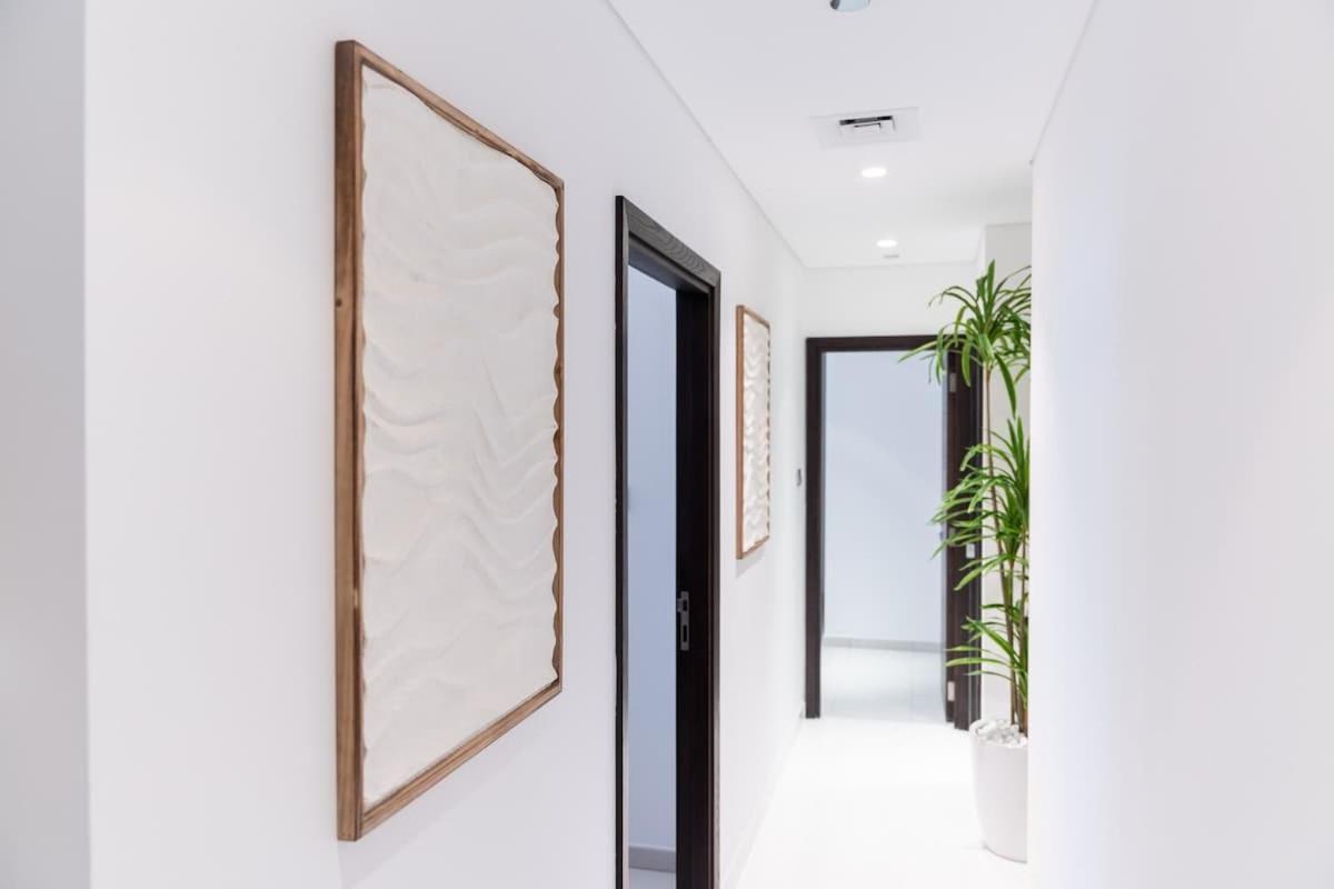 Upscale 2-bedroom Flat In Marina Apartment