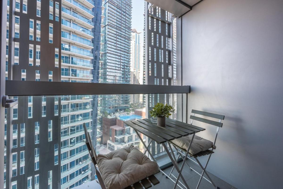 Upscale 2-bedroom Flat In Marina Apartment Dubai