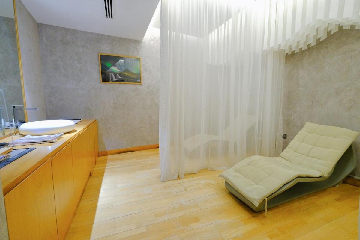 Apartment Upscale 2-bedroom Flat In Marina Dubai