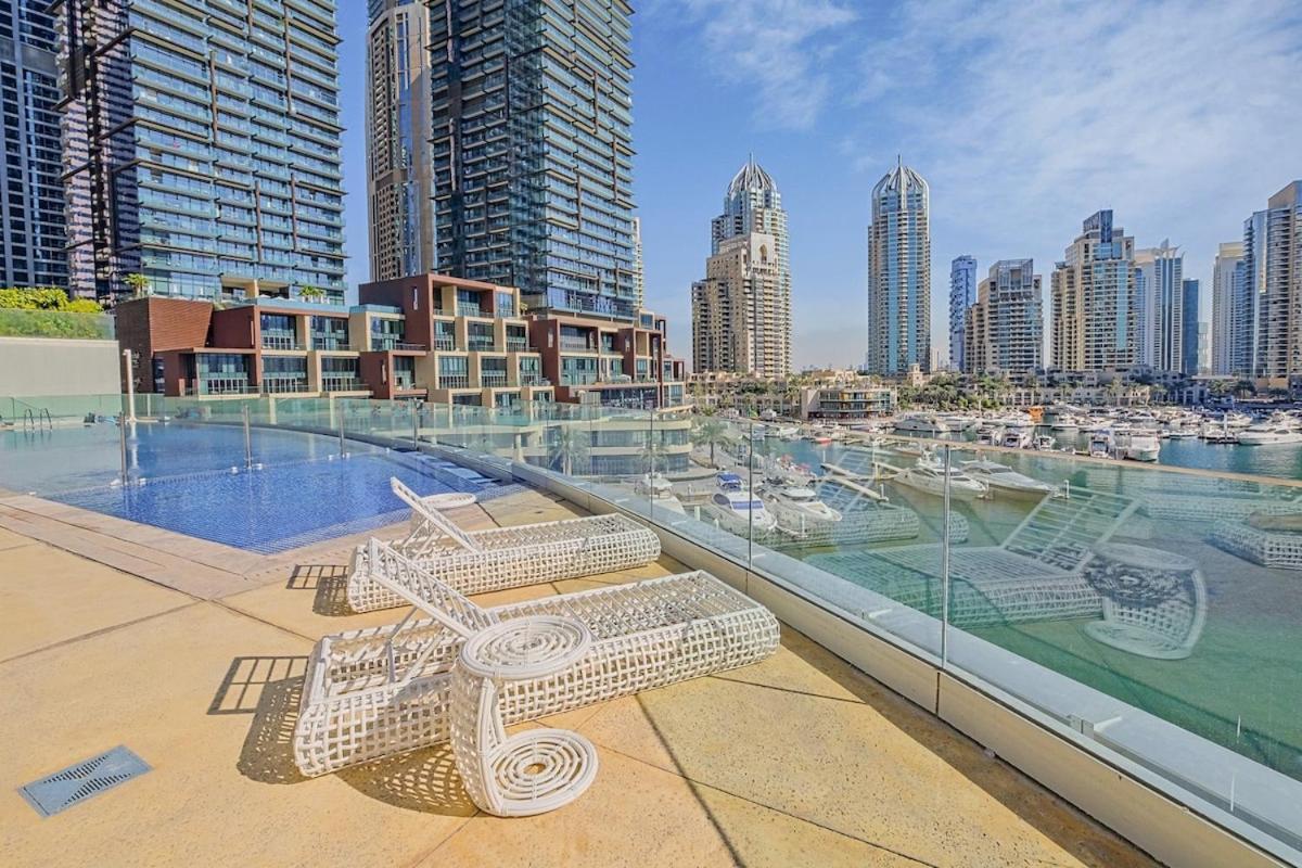 Upscale 2-bedroom Flat In Marina Apartment