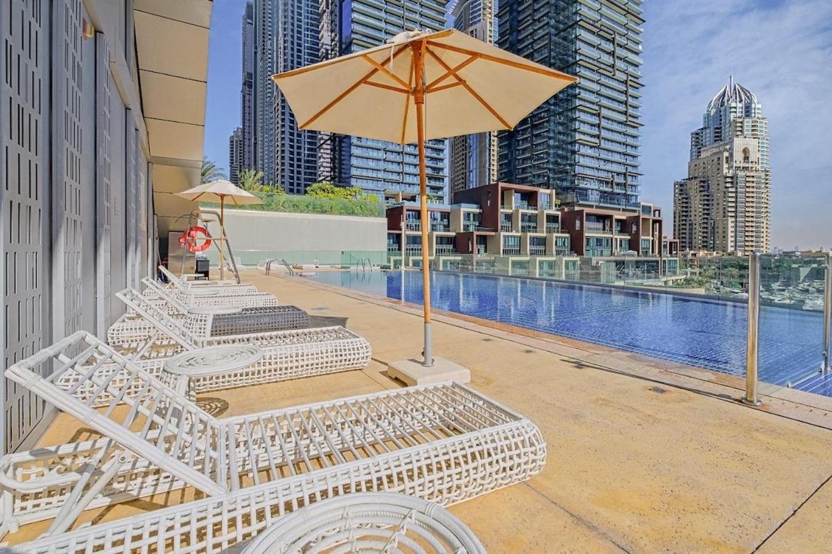 Upscale 2-bedroom Flat In Marina Apartment *