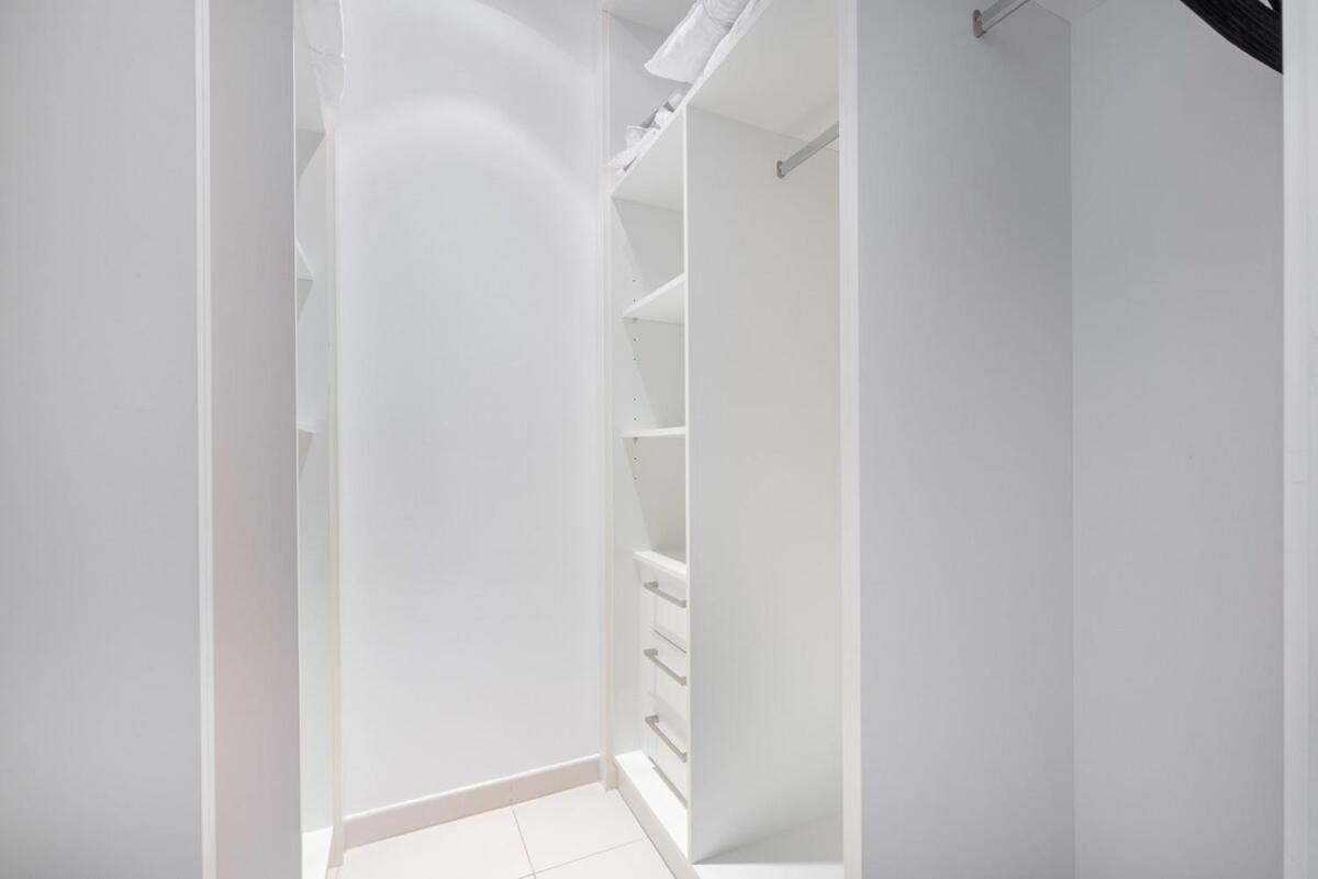 Upscale 2-bedroom Flat In Marina Apartment